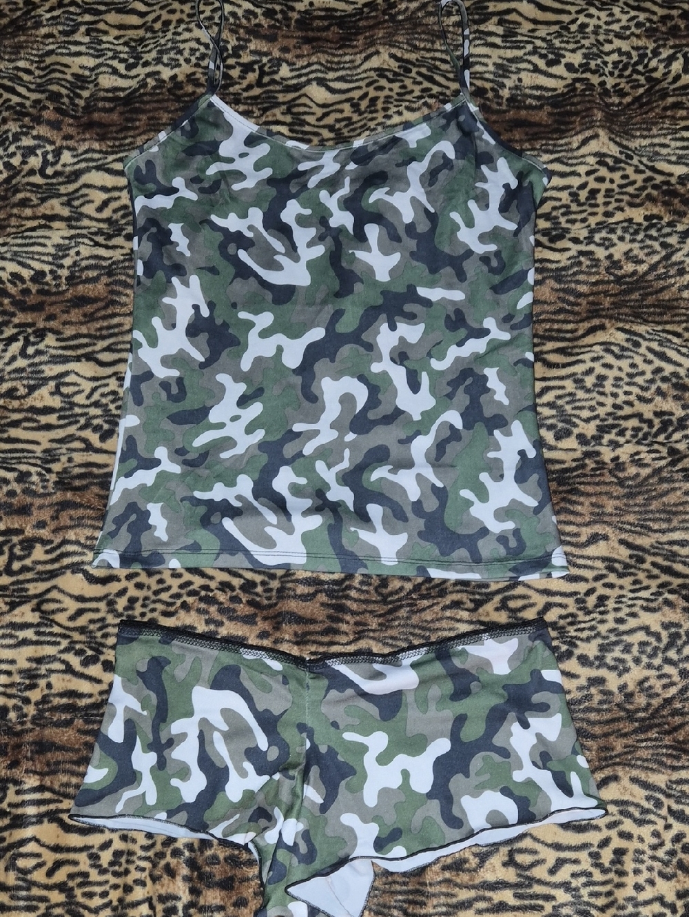 Camo Print Women's Cami & Shorts Sleep Set - Green Camouflage